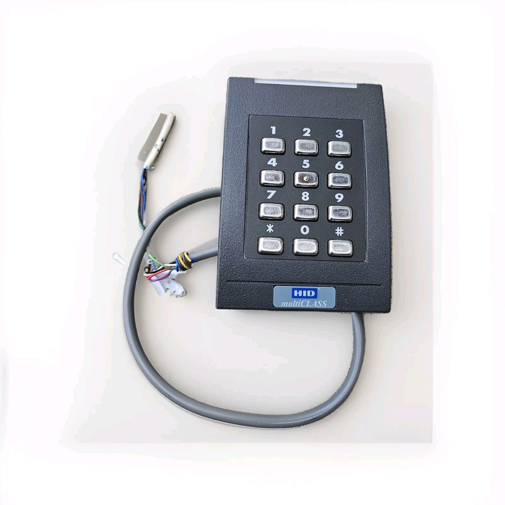 HID multiCLASS RPK40C Smart Card Reader With Keypad - 6136GN0000009