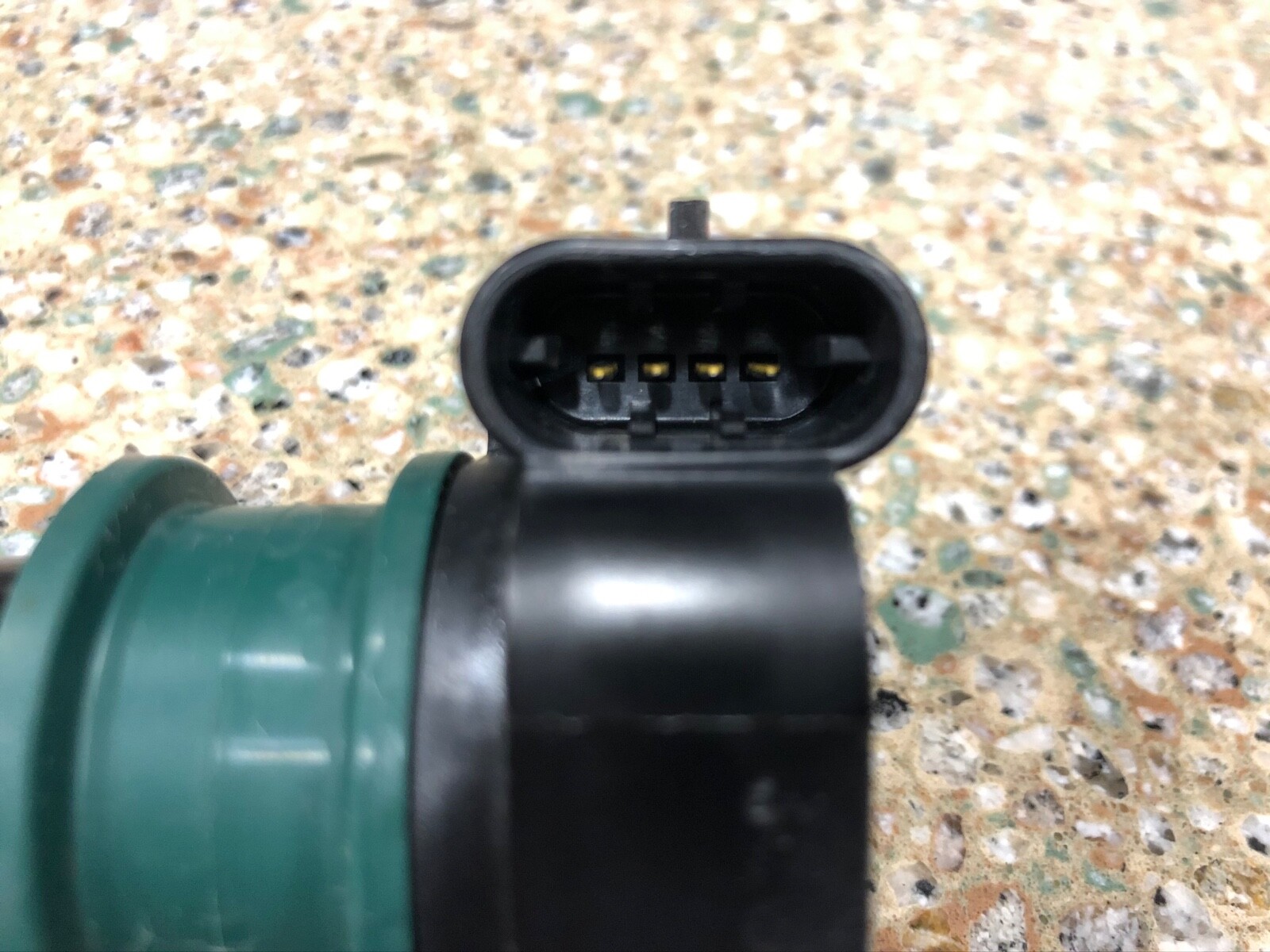 OEM WHITE TOP CADILLAC DEVILLE DTS DHS STS XLR NORTHSTAR IGNITION COIL ON PLUG