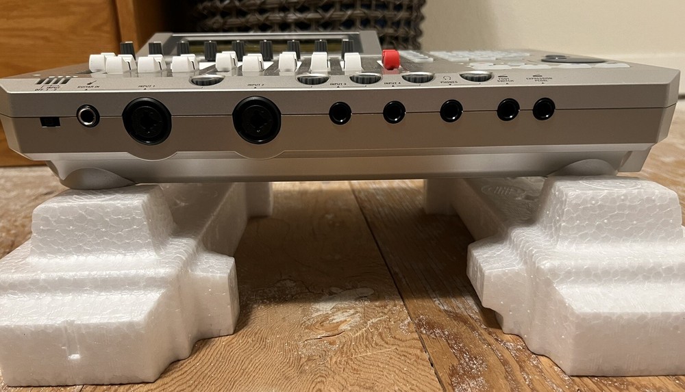 KORG D12 Digital 16 Track Recorder