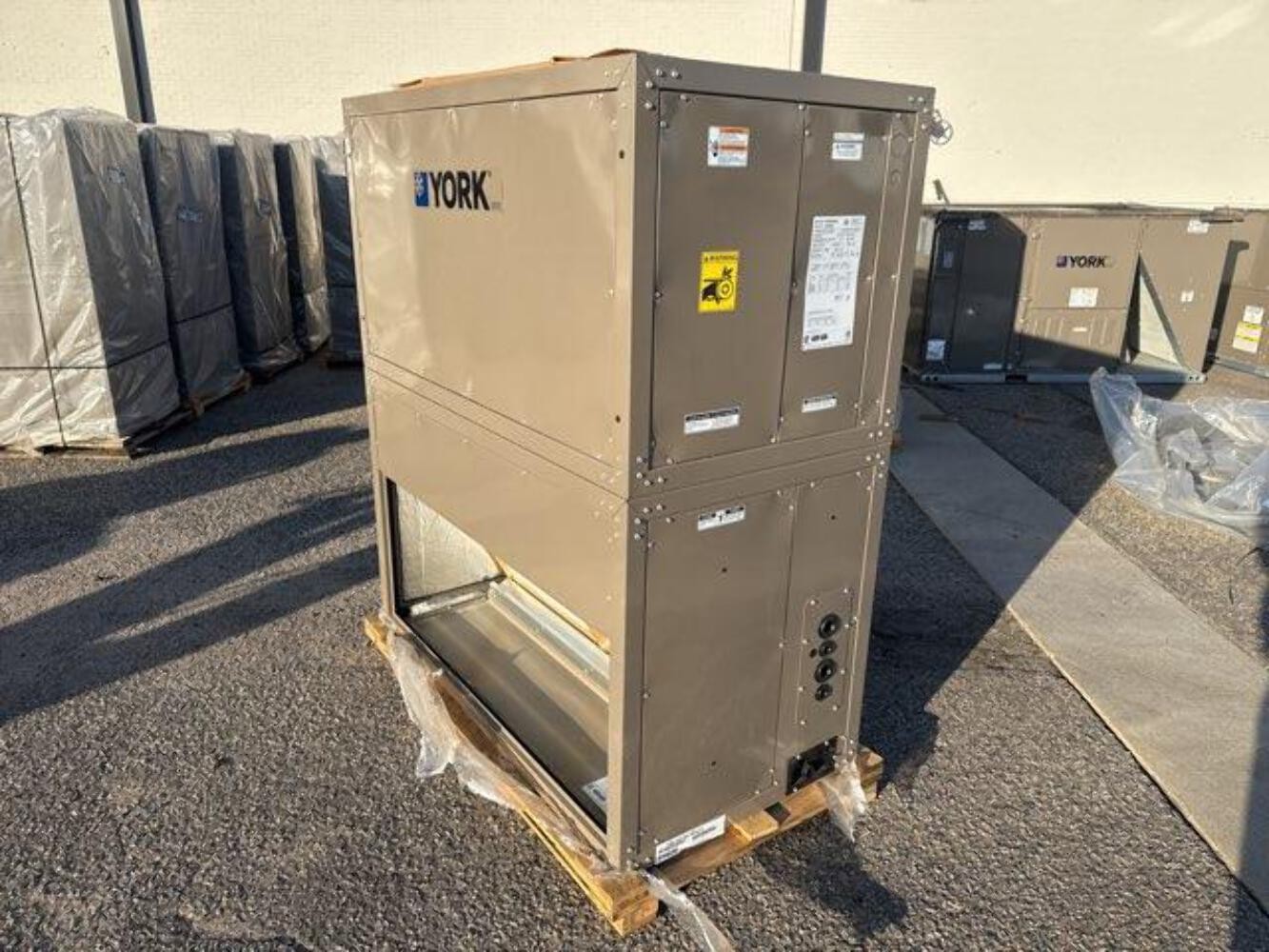 York NM120C00C4BAA3 10 Ton AC/HP ECM Upflow/Horizontal Air Handler 460/60/3