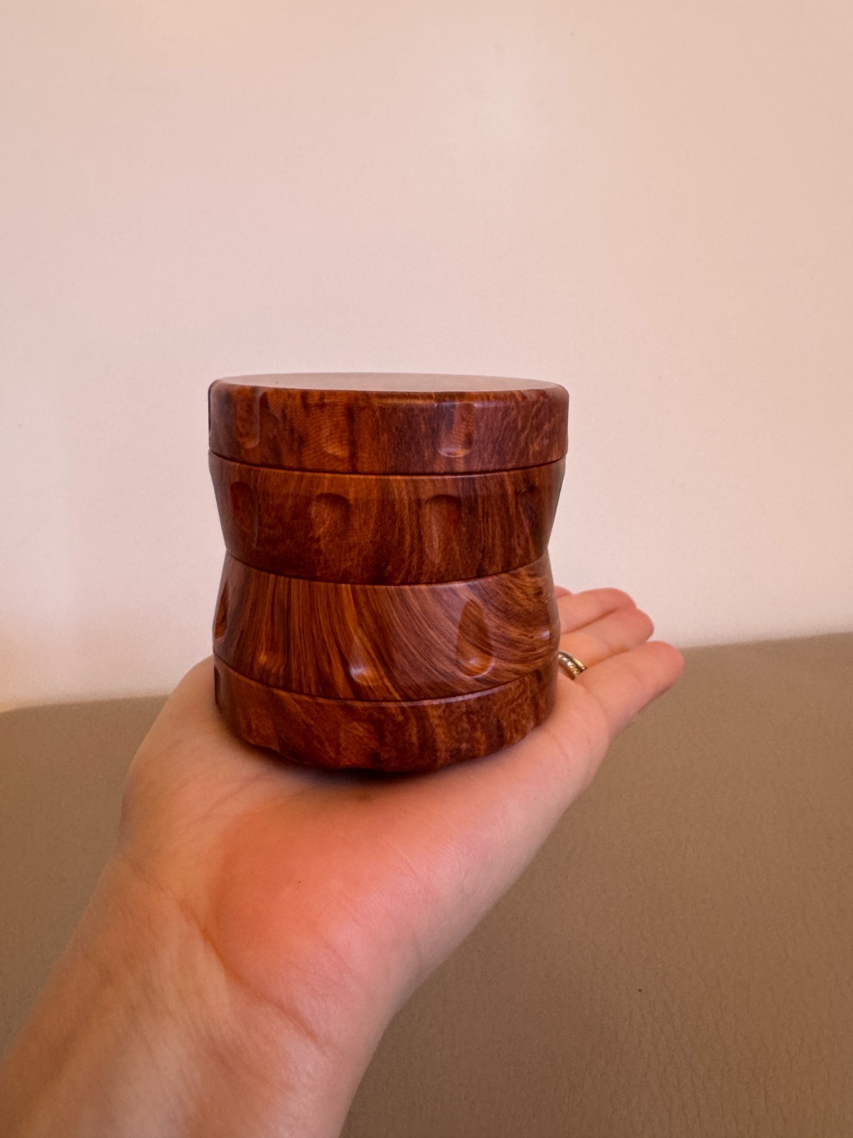 2.5" Resin Wood Herb Spice Grinder Aluminum 4 Piece Magnetic Lid Tobacco Crusher