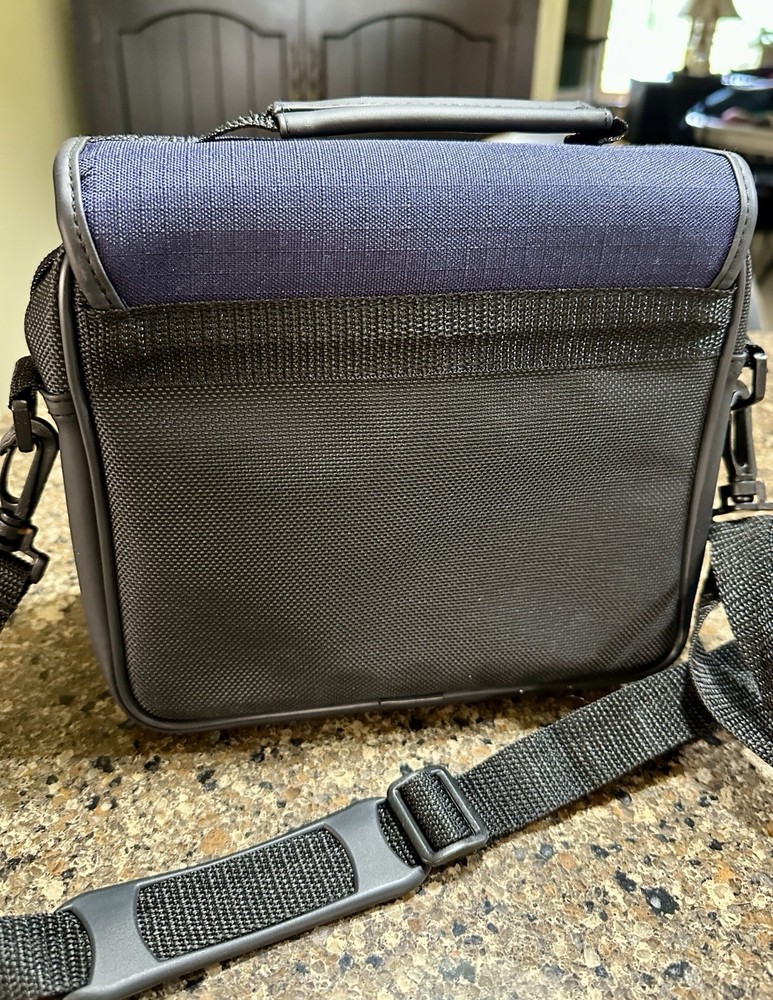 ICON, CARRYING CASE FOR PORTABLE DVD PLAYER