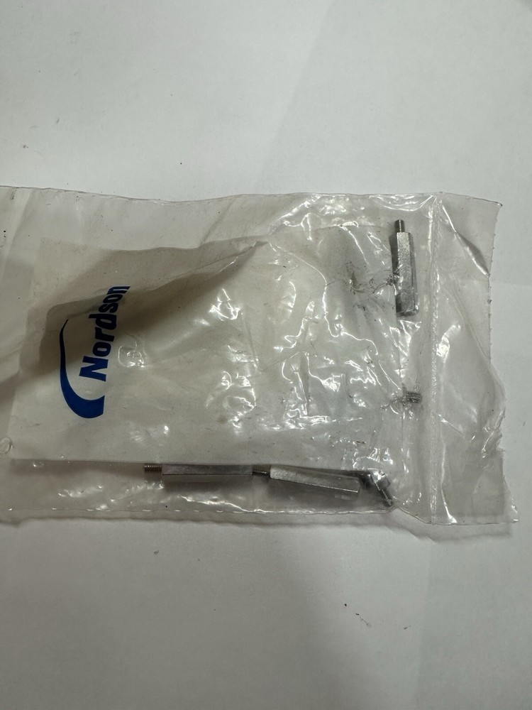 Nordson 1129475 screws