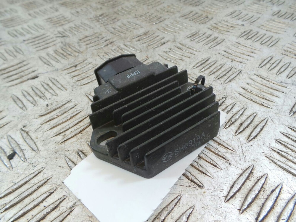 2005 HONDA CBR125R  RECTIFIER REGULATOR