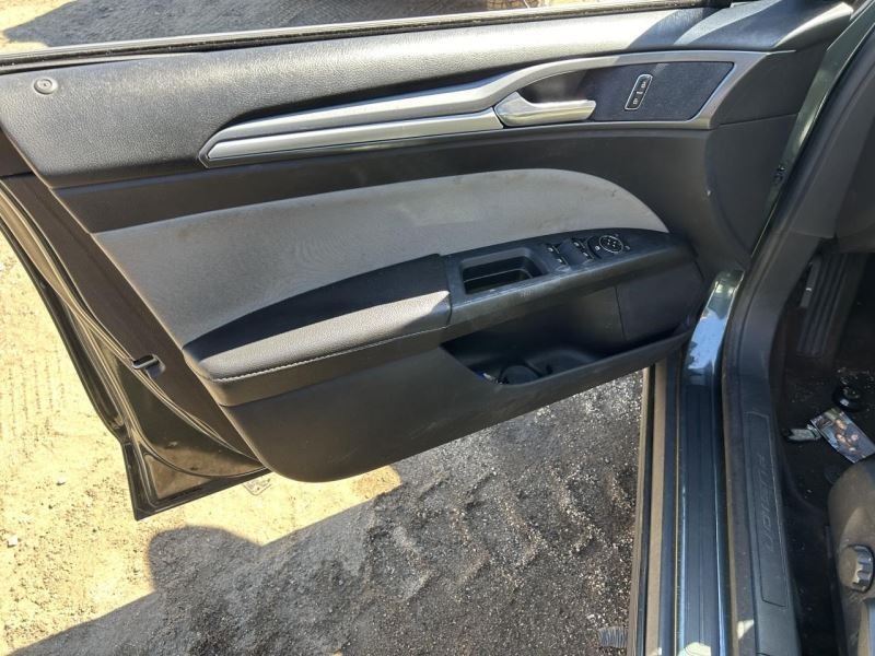 FUSION 2015 High Mounted Stop Light 104718171