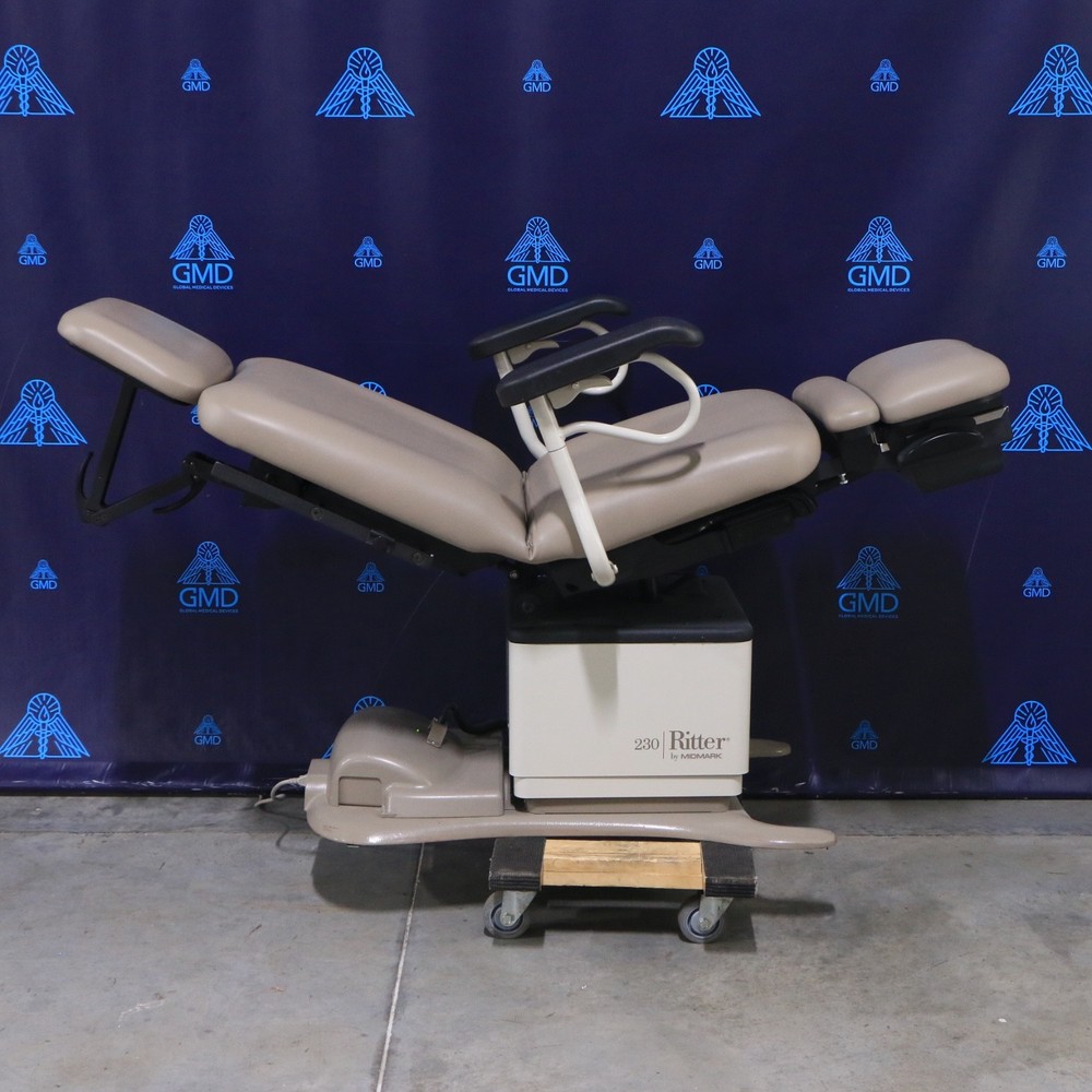 Midmark Ritter Model 230 Examination Table