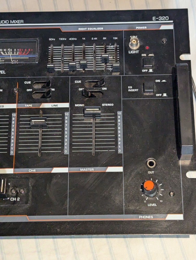 DJ Lineartech Professional Mixer E-320 Equalizer Talk over 4CH 3Phono One Speak