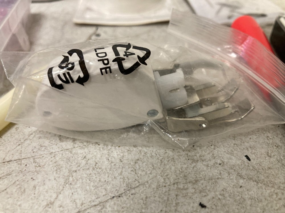 Singer Sew Essentials Storage System Full With Extras