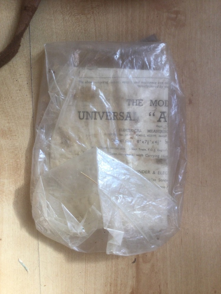 MODEL 40 UNIVERSAL AVOMETER WITH CASE / VINTAGE / not tested / xv