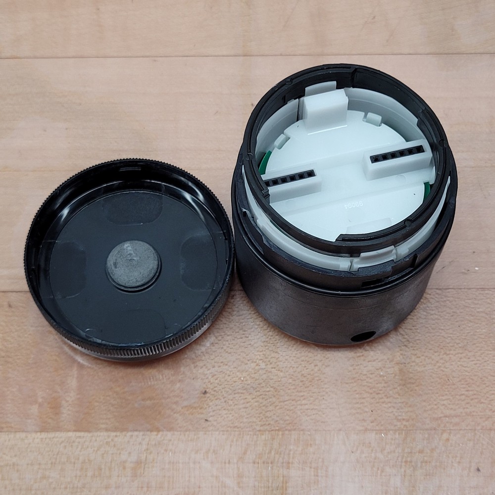 EATON E26BL Stacklight Base, 250V Max , Uimp 1.5kV - NEW