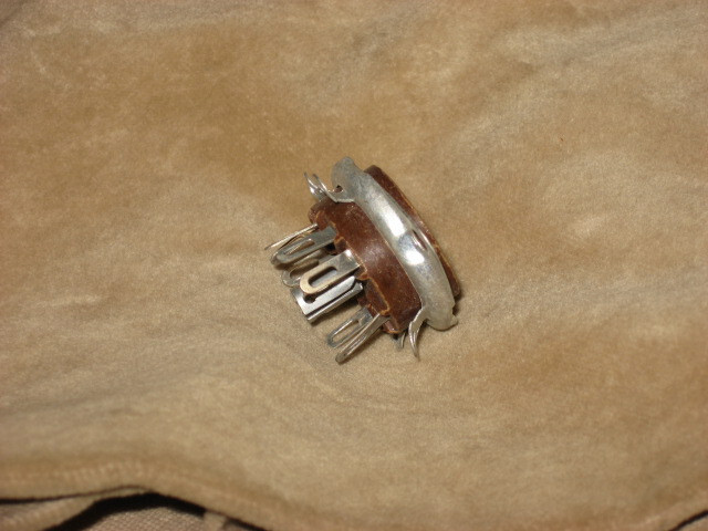 Tube Socket, 9 pin, chassis mount, new