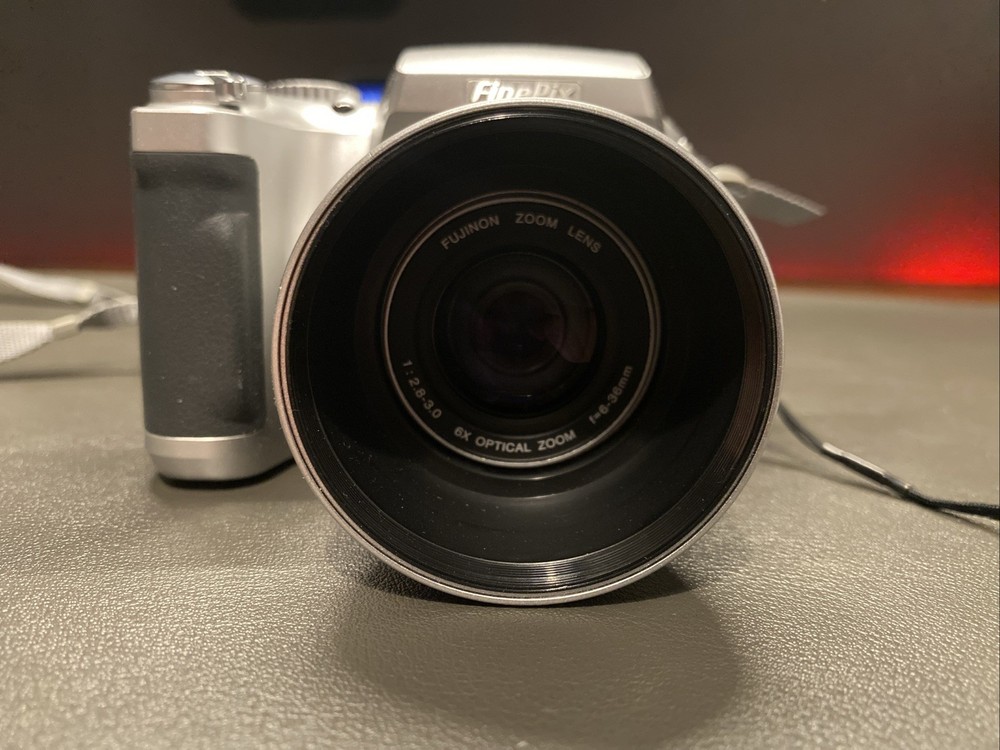 Fujifilm FinePix S304 Digital Camera Silver Working Condition