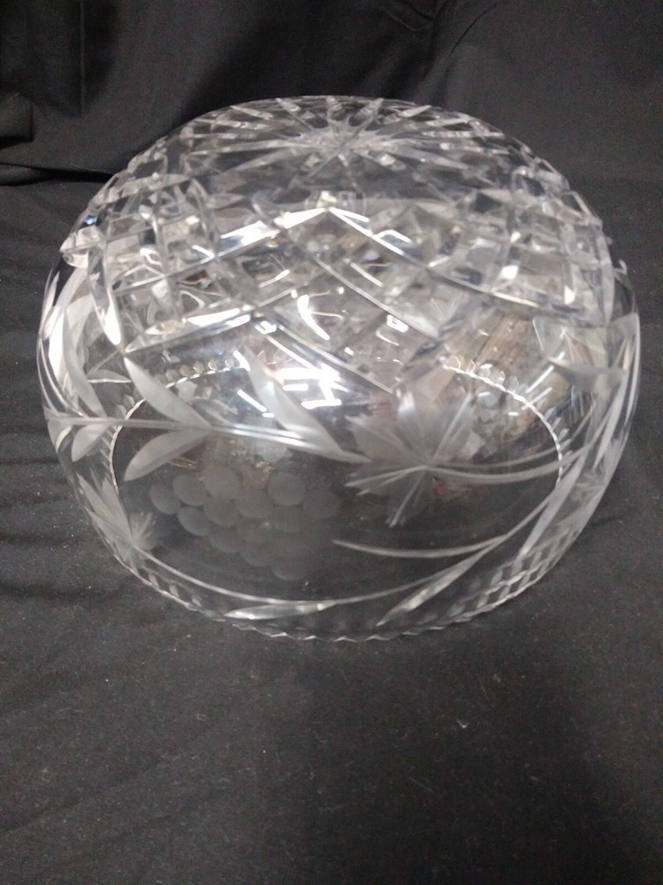 GLASS FRUIT BOWL