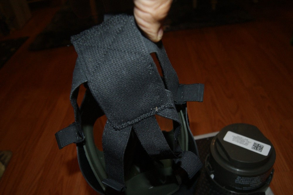 M40 SERIES GAS MASK MEDIUM -LARGE SIZE