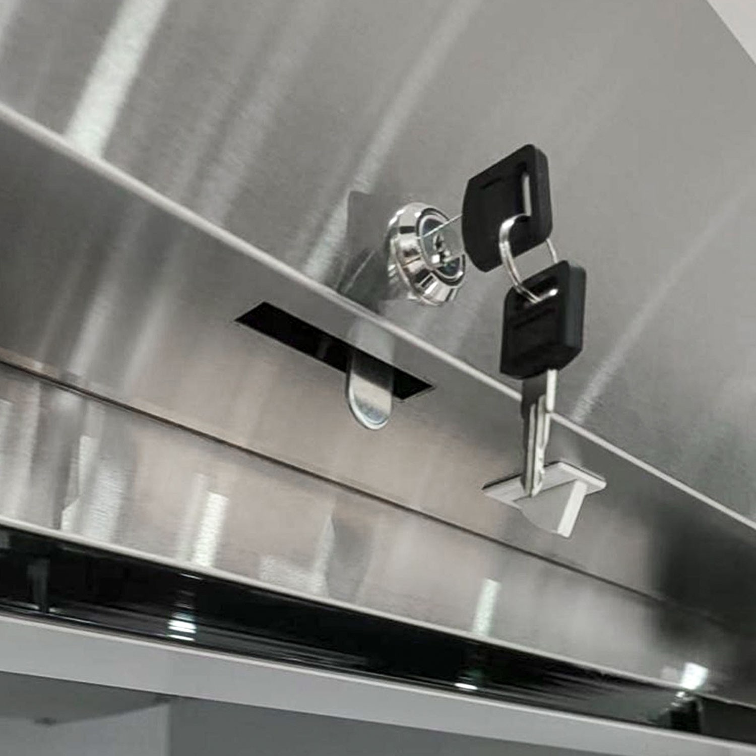 27" W Commercial Refrigerator - Single Door Reach-In for Restaurant, Bar, Cafe