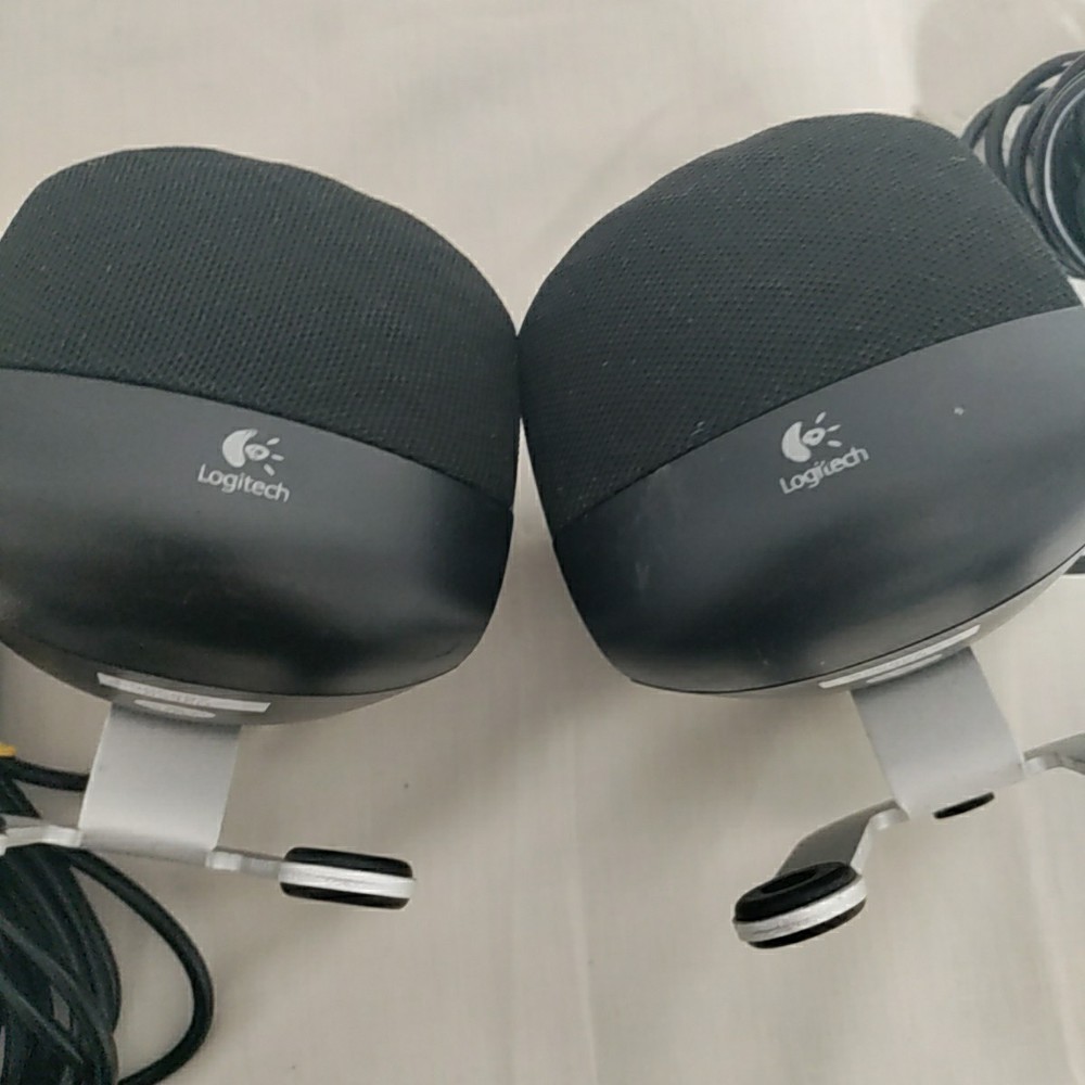 2 Logitech Z-640 Computer System Speakers White And Red Tested Read Description