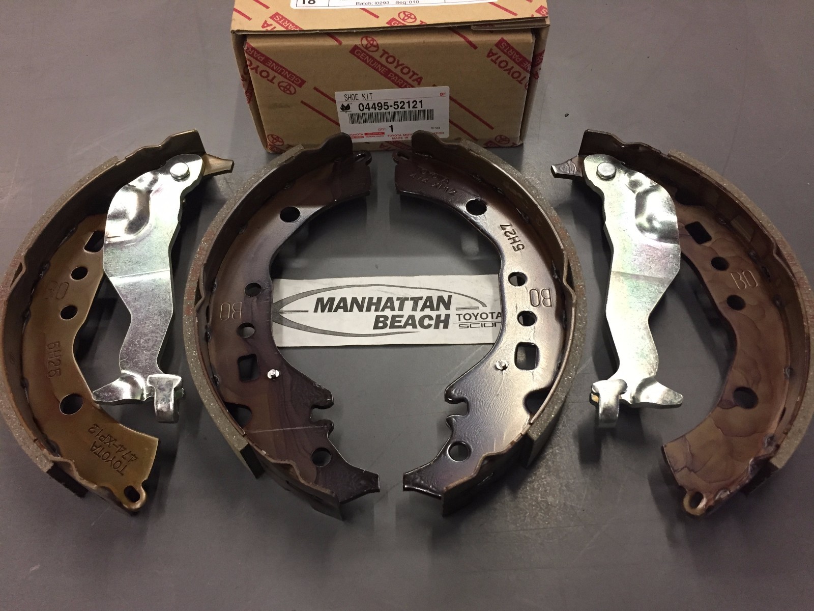 09-13 JAPAN BUILT COROLLA ,12-19 PRIUS C Rear Brake Shoes 04495-52121 OEM TOYOTA