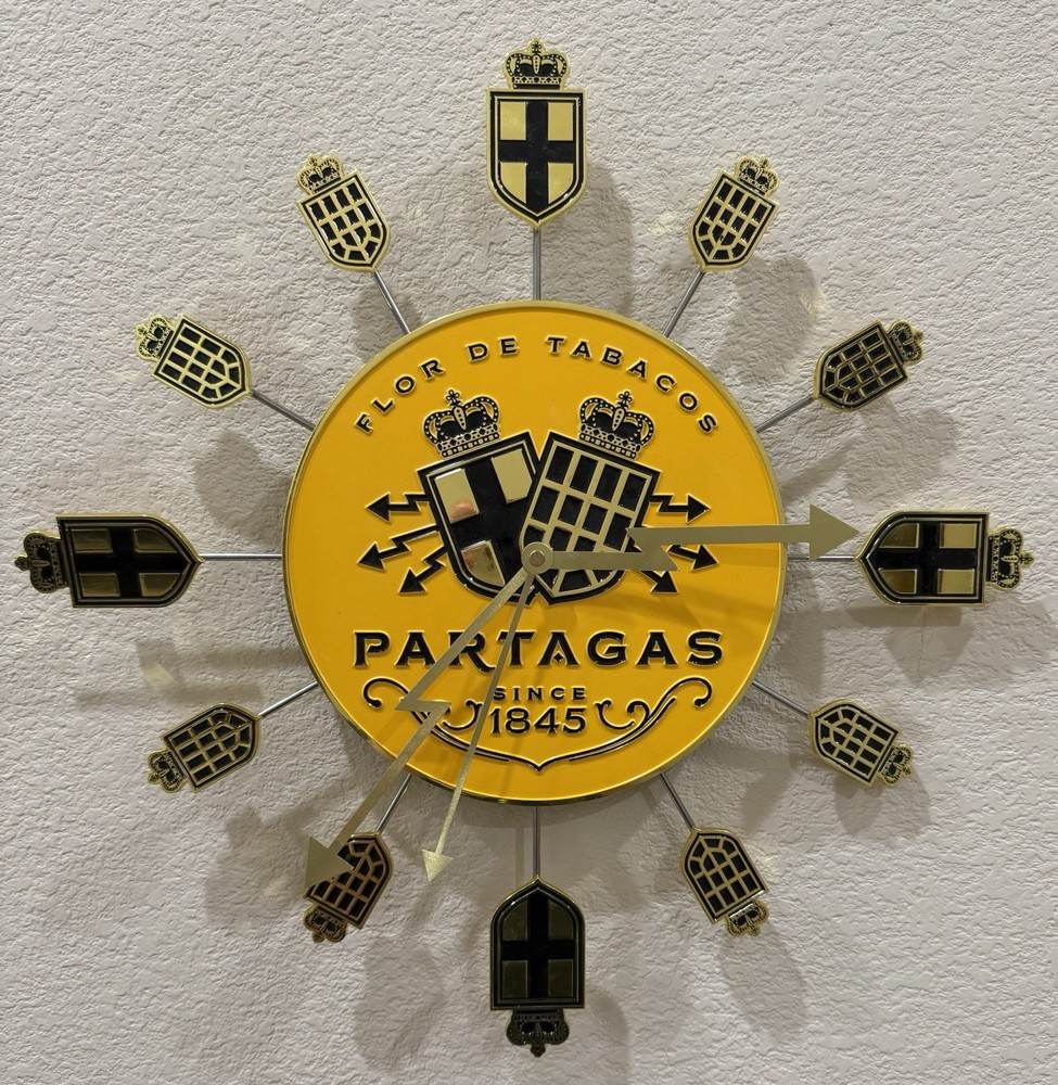 Flor Re Tabacos Partagas 18" Wall Clock