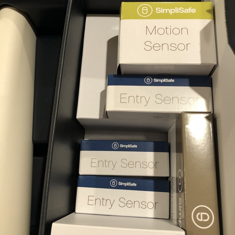 SimpliSafe Home Security System 7 Piece Original White Open Box