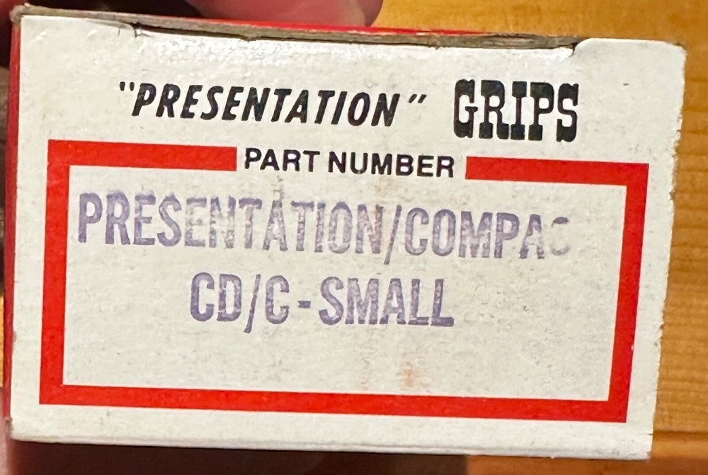 CD/C-SMALL Pachmayr Grips Presentation Compac