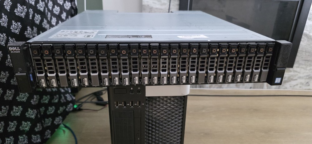 Dell Compellent SC4020 24x600GB  Storage Array 2x 10G-ISCSI-2 Controller 2x PSU