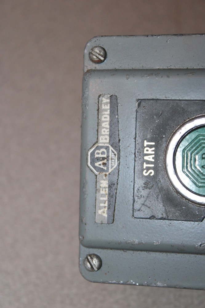 Allen & Bradley Manual Start Switch