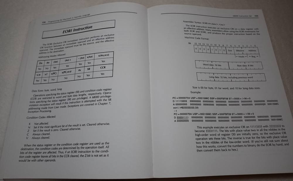 Programming the Macintosh in Assembly Language 1986 Steve Williams Publication