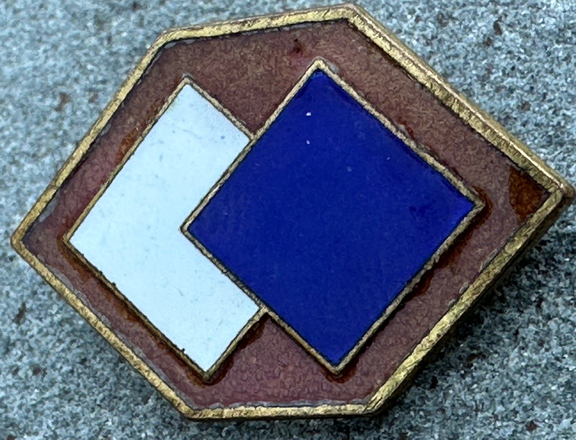 WW2 US Original 96th Infantry Division DUI DI Unit Crest Pin Columbia Deadeye