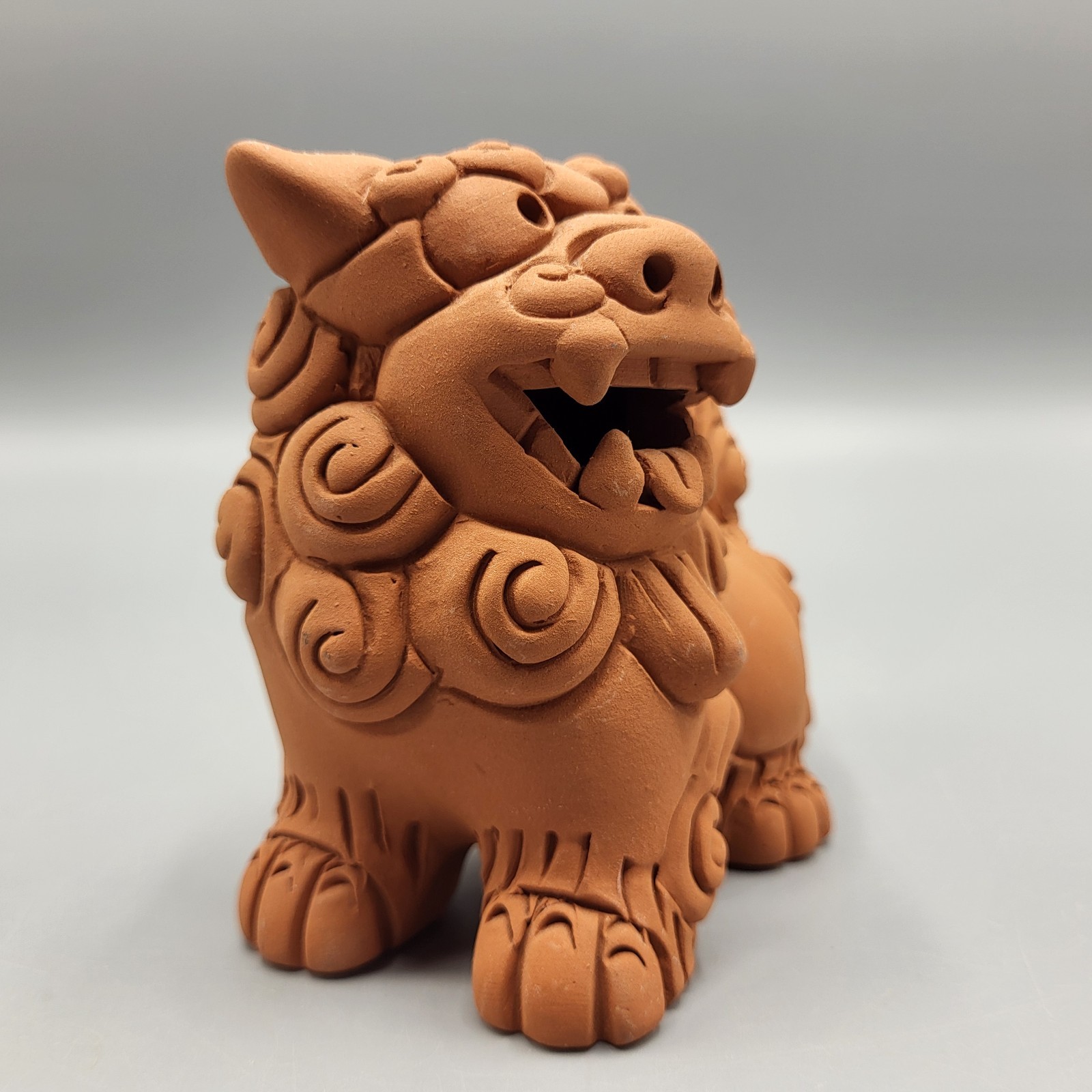 Set of 2 Okinawan Shisa Foo Dog Guardian Lions Figurines Terra Cotta Clay 3.5"