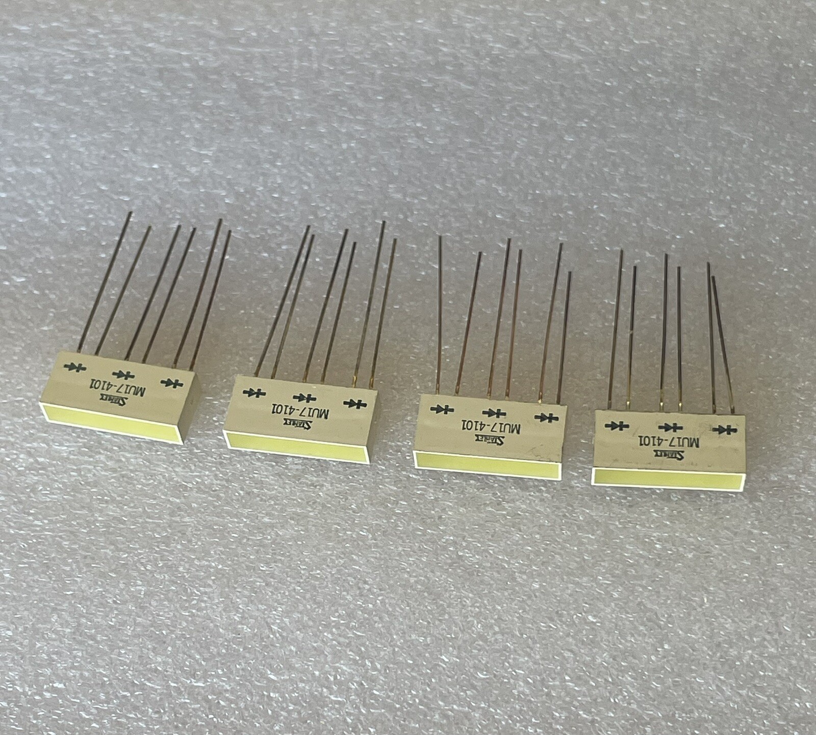 Stanley MU17-4101  Single Color 3 LED  Light Bar , Yellow ,( 4 Qty. )