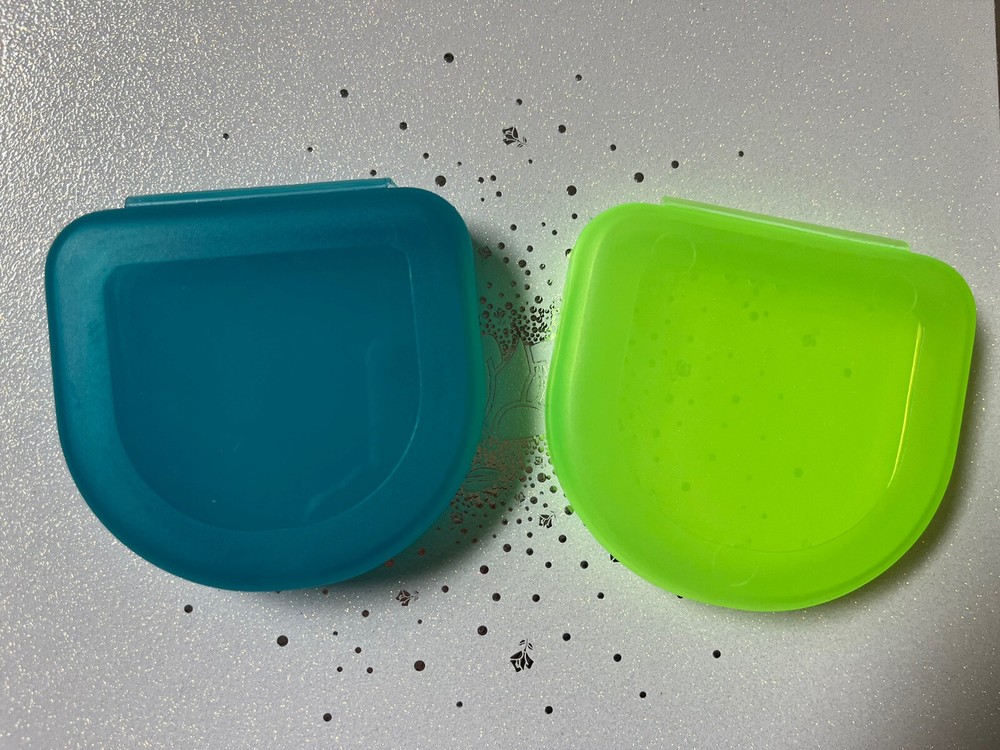 [3 Pack] Retainer Cases Invisalign Teeth Aligner - Slim - (Blue & Green & Red)