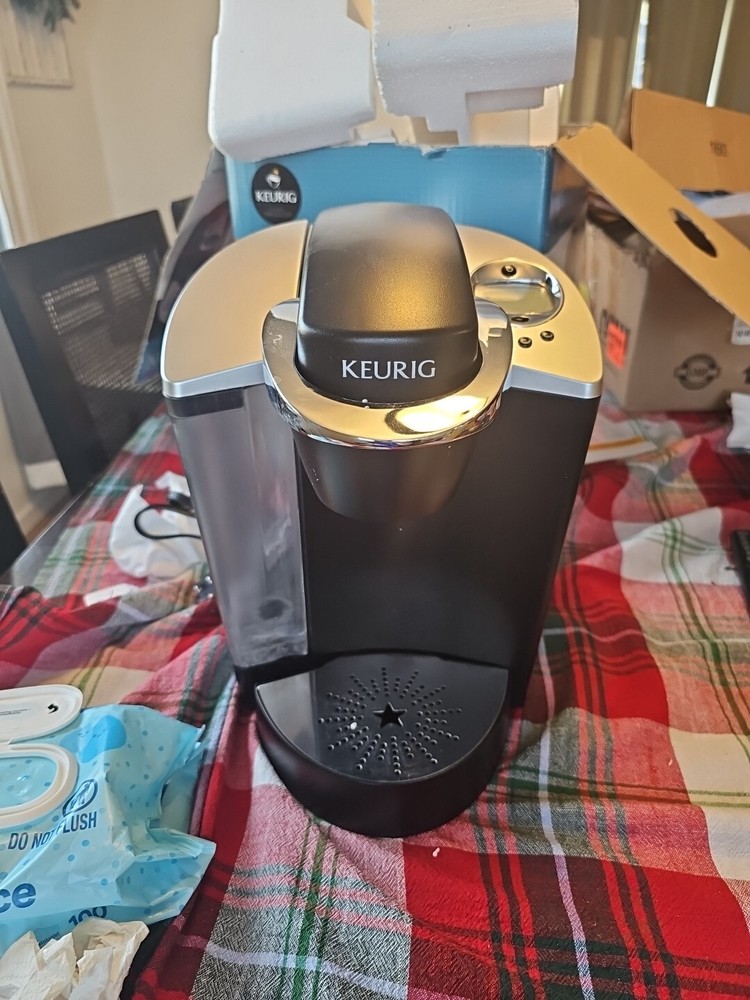 Keurig B60 Special Edition Single Cup Brewing System Coffee Maker Black Silver