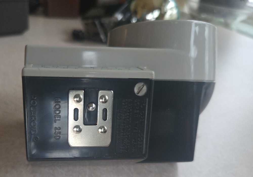 Polaroid Wink Light Flash Model 250 Used.