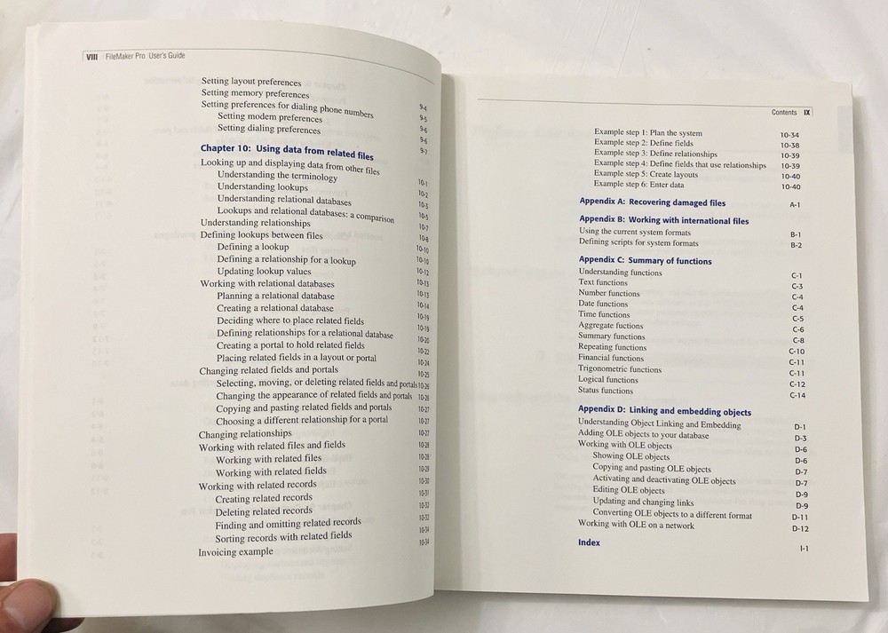 Claris FileMaker Pro User Guide Windows 95 Vintage Manual Software Reference PB