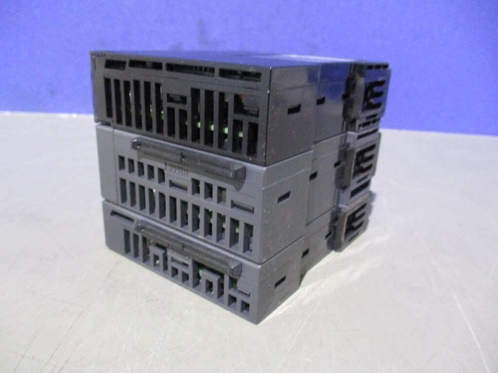 KEYENCE KV-EP02 KV-NC32EXT KV-NC32ET PLC Modules Set USED
