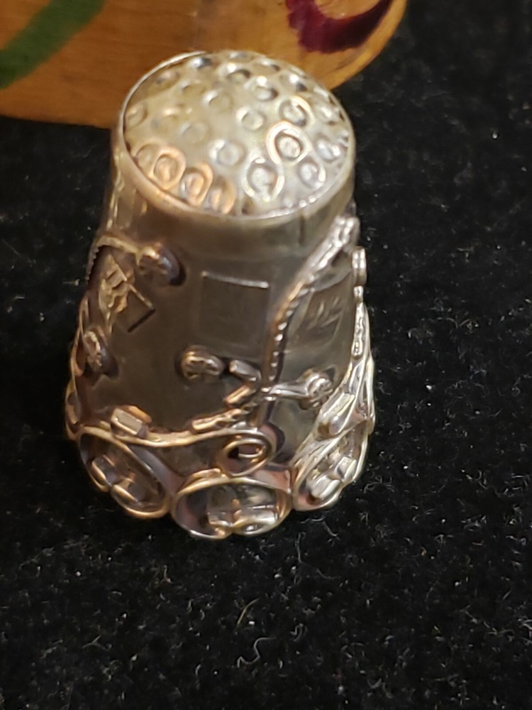 .925 STERLING SILVER THIMBLES TAXCO MEXICO SIGNED WITH TREE BARK CASE