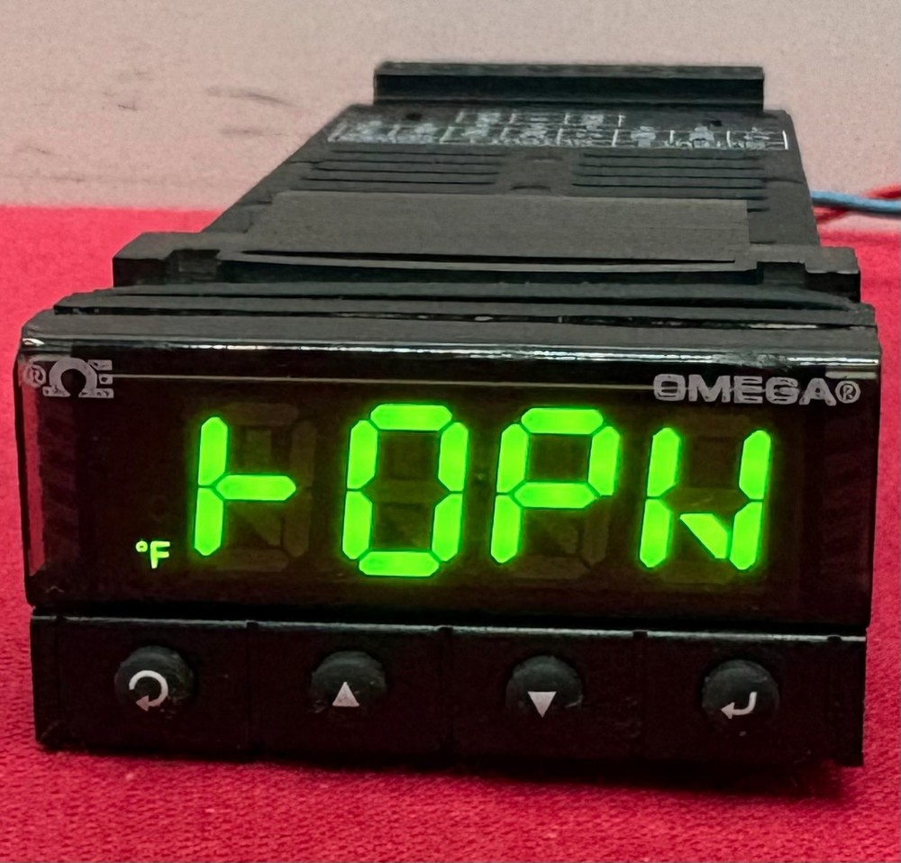 OMEGA DPi32-AL-DC DIGITAL TEMPERATURE PROCESS PANEL METER M19030088 12-36V