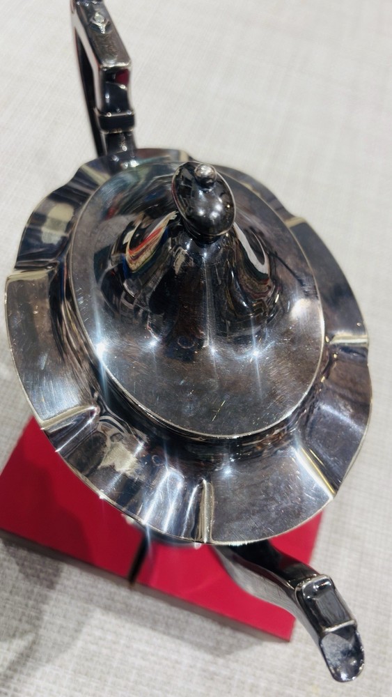 Barbour S.P. Co. International Victorian Silverplate Hand Chased Teapot