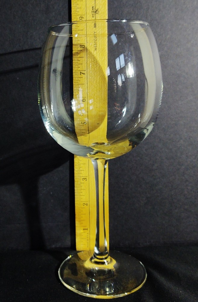 CLEAR WINE GLASSES 2