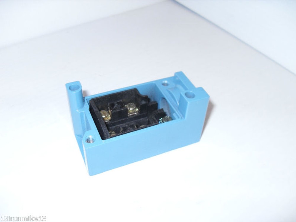 *** NEW IN BOX *** HONEYWELL MICRO SWITCH MPB10 MICROSWITCH BASE