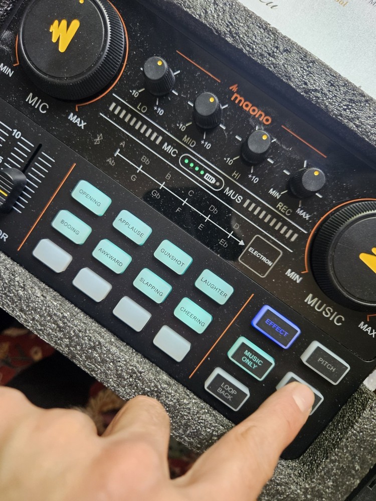 Maono Maonocaster Lite AU-AM200 S1 Bundle Audio Interface w/ Condenser Mic Compl