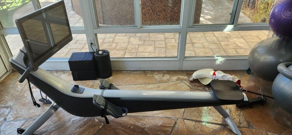 Hydrow Pro Rowing Machine with Immersive 22" HD Rotating Screen -Slightly used
