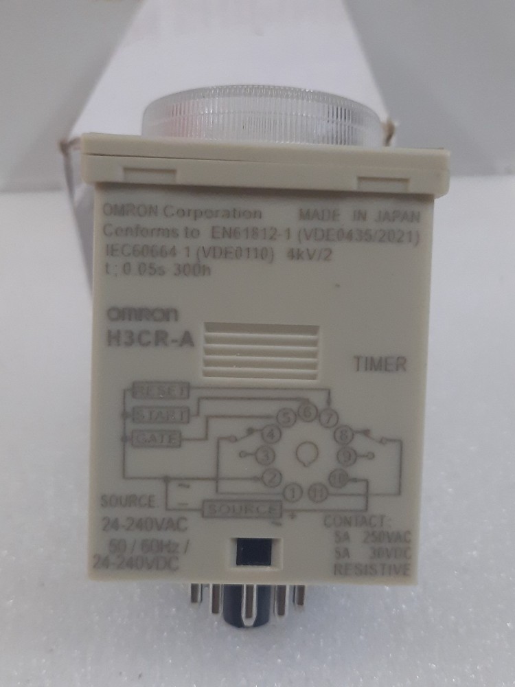 OMRON H3CR-A TIMER