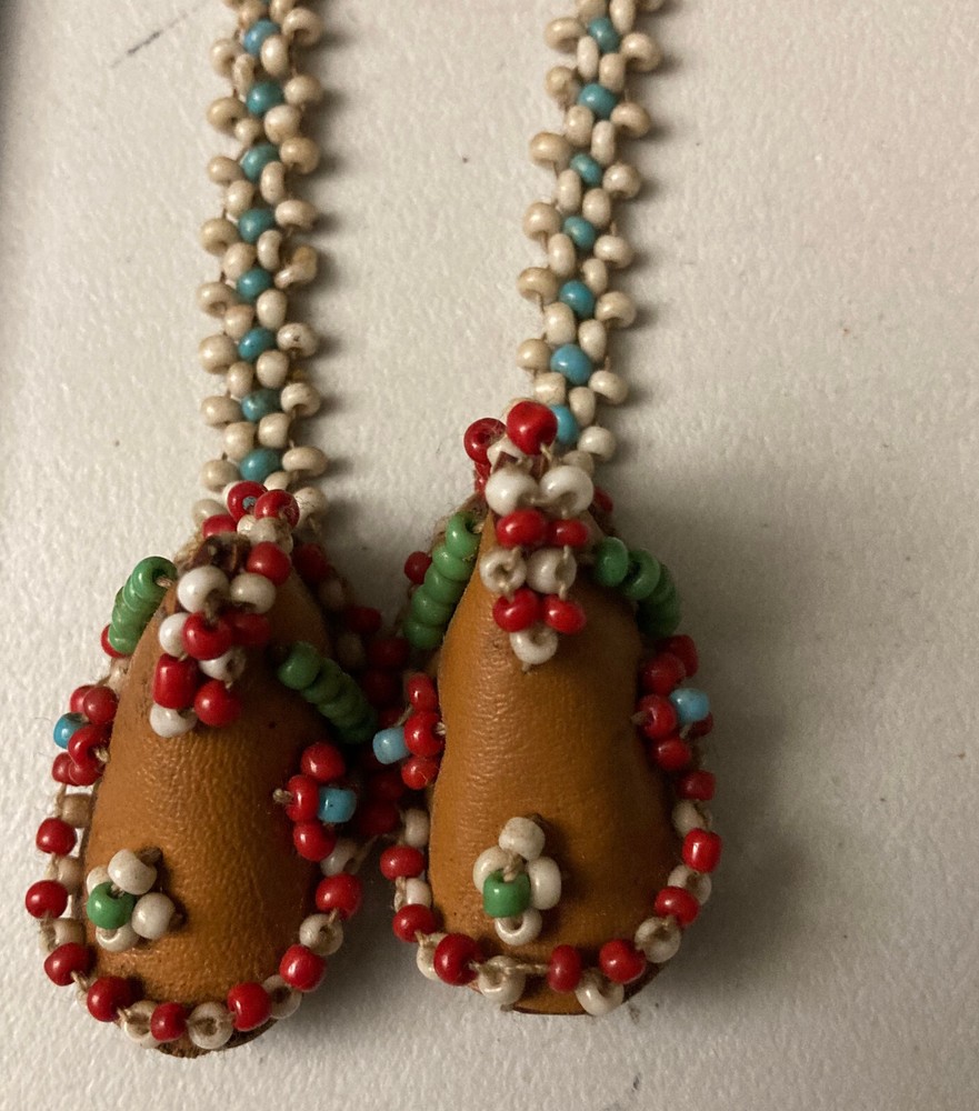BEADED INDIAN NECKLACE WITH SMALL TINY MOCCASINS