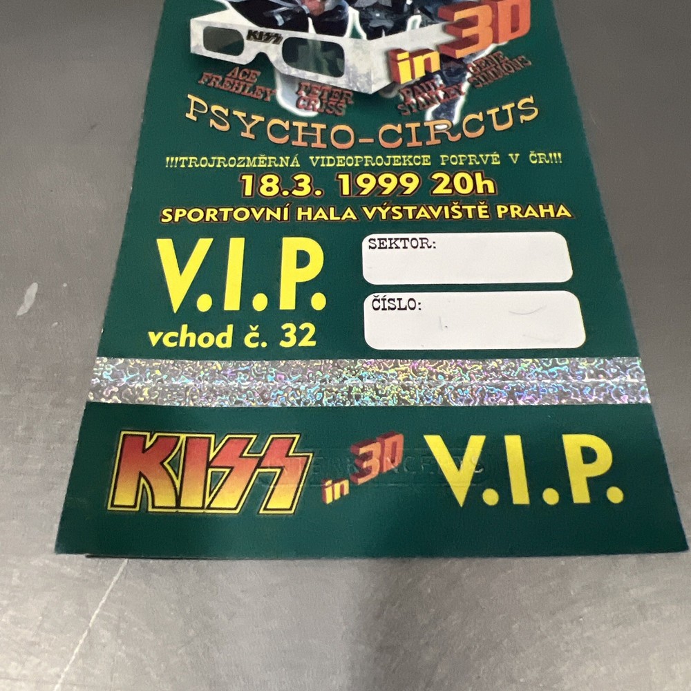 Rare kiss concert tickets Complete new , Kiss Stani, Kiss In 3D VIP 2 Tickets