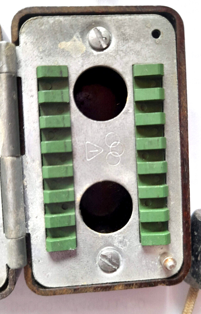 VINTAGE GERMAN RAZOR BLADE SHARPENER BAKELITE STRAP # 49.V