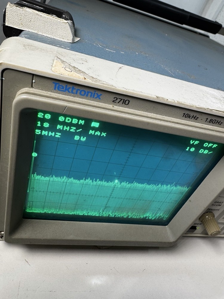 Tektronix 2710 Spectrum Analyzer
