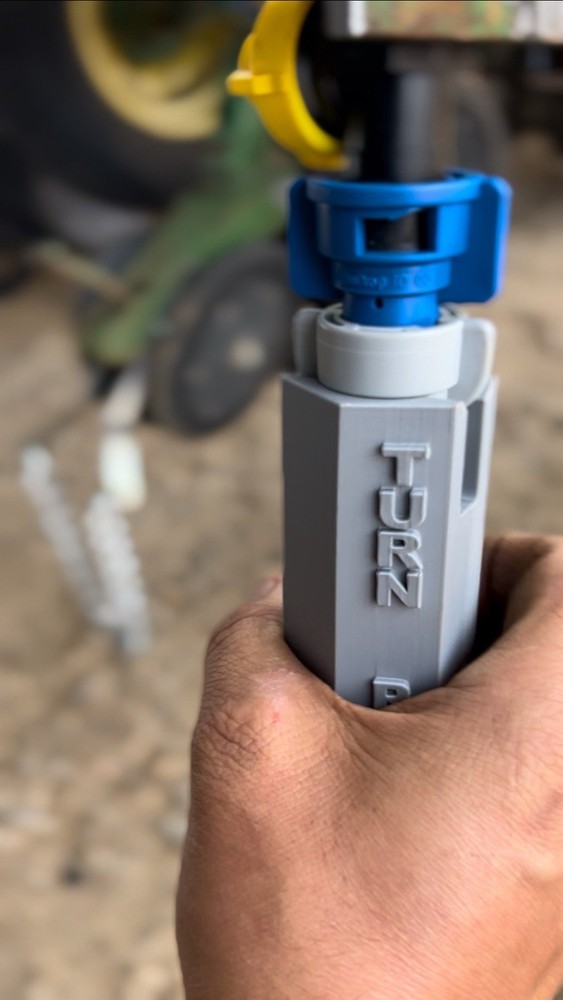 TurnRight Multi-Use Spray Tip Installation and Planter Plate Latch Tool