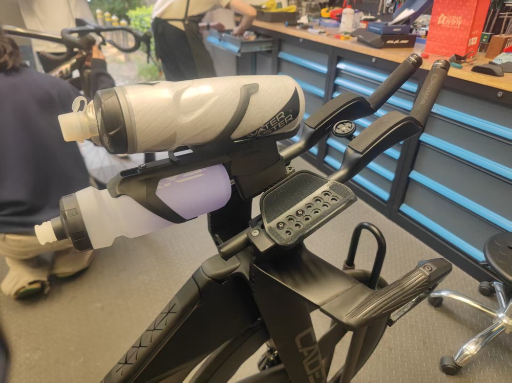 BTA bottle cage holder set for cadex TRI