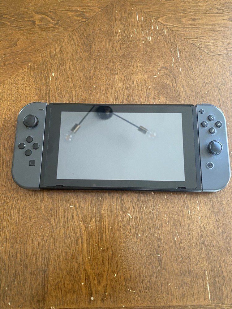 USED Nintendo Switch Gray Bundle + Games